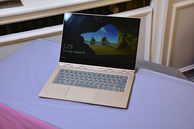 Lenovo představilo prémiovou Yogu 920. Tady jsou naše dojmy