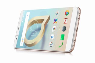 Duální fotoaparát a velký displej si ve střední třídě užijete s Alcatelem A7 XL