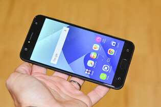 ASUS začal na českém trhu prodávat ZenFony 4 Selfie (Pro), známe jejich ceny