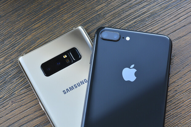 Apple vs. Samsung: srovnali jsme fotoaparáty Galaxy Note8 a iPhonu 8 Plus