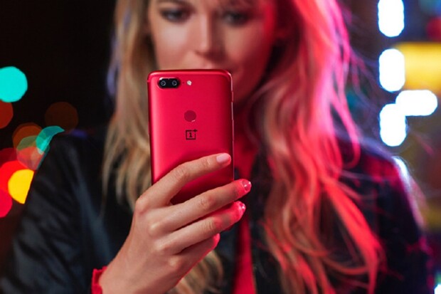 OnePlus 5T se obléklo do „lávově rudé“ a sluší mu to!