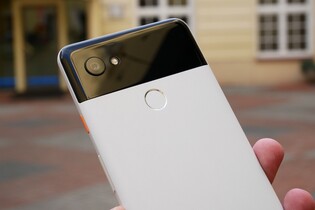 Podívejte se na náš unboxing a první dojmy z velkého Pixelu 2 XL