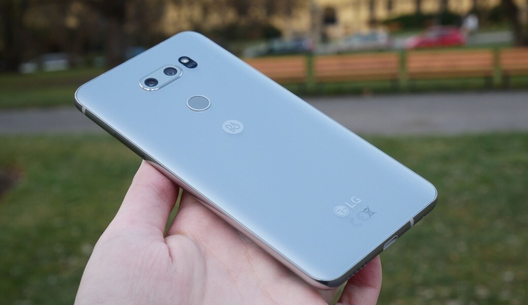 LG V30