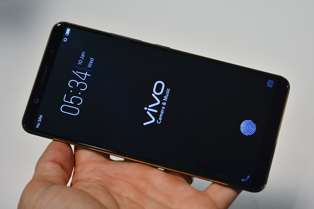 Vivo X20 Plus UD se čtečkou za displejem byl konečně oficiálně oznámen