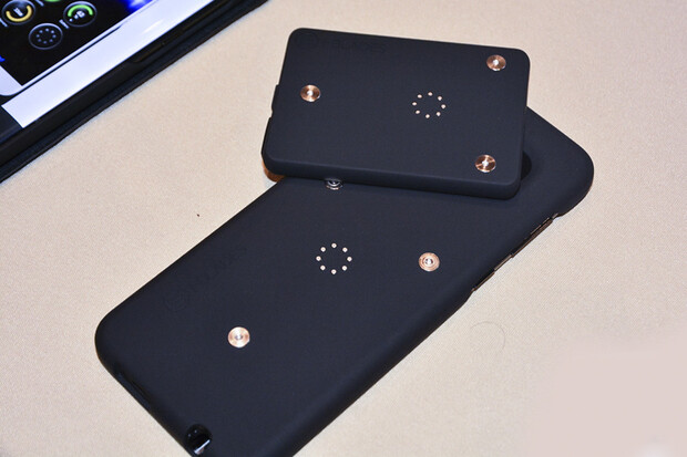 Pouzdro I-Blades Smartcase udělá váš smartphone modulárním