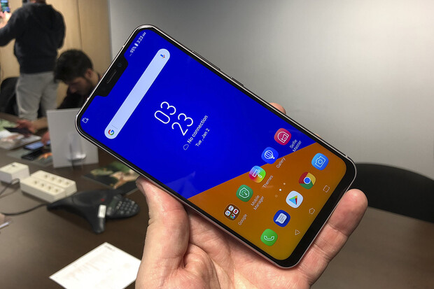 ASUS ZenFone 5 (2018): nudle s 6,2palcovým displejem a duálním fotoaparátem