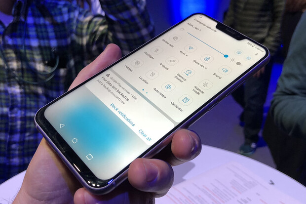 ASUS ZenFone 5Z nám dokázal vyrazit dech a konkurenci smést ze stolu
