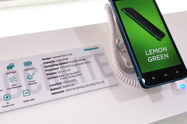 Netradiční prezentace Hisense C30 ROCK Lite na MWC 2018