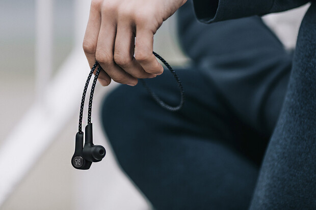 Výhercem bezdrátových sluchátek B&O BeoPlay H5 se stává...