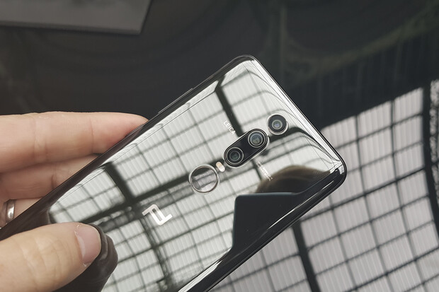 Huawei Mate RS Porsche Design se čtečkou v displeji se začíná prodávat v ČR