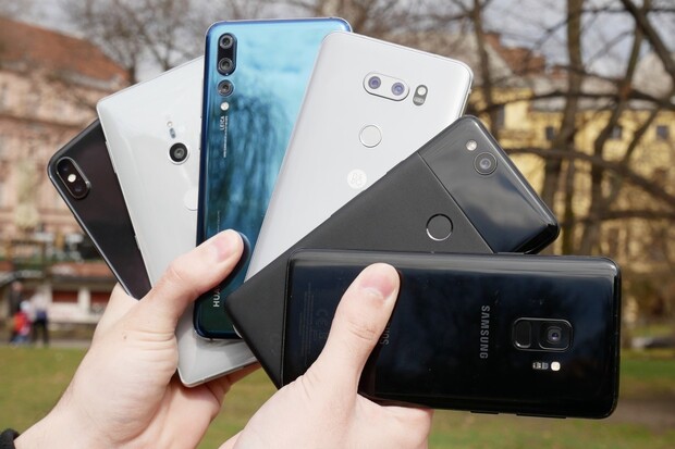 V redakci se nám sešlo 6 supermobilů. Nechybí Apple, Samsung nebo Sony