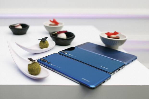 Huawei si mne ruce, P20 Pro se prodává 17krát lépe než předchůdce