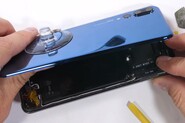 Do naha! Nahlédli jsme do útrob nového Huawei P20 Pro