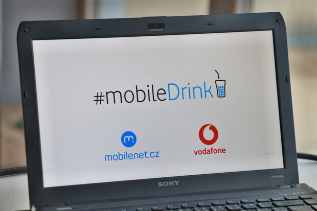 První #mobileDrink v Ostravě: svezli jste se Teslou a vyzkoušeli mobilní novinky