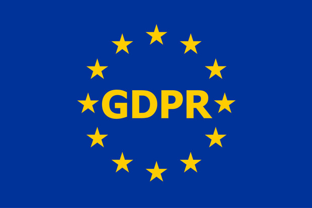 Google s Facebookem údajně porušují GDPR, tvrdí první stížnost