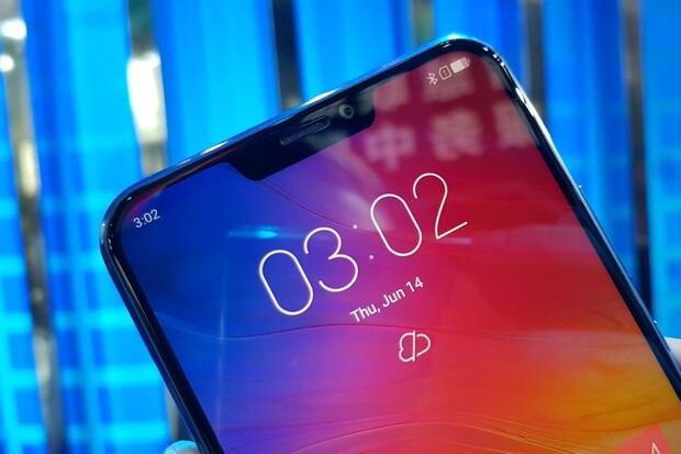 Exkluzivně: vyzkoušeli jsme nové Lenovo Z5 s bezrámečkovým displejem