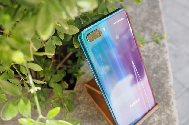 Honor 10 má již 3 milióny majitelů za méně než 3 měsíce