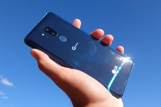 Je modrá dobrá? Testujeme krásné LG G7 ThinQ