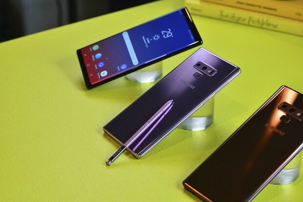 Nejjasnější a s nejmenší odrazivostí. Displej Notu9 je naprostou špičkou