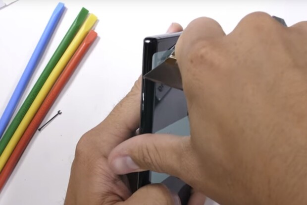 Crashtest Galaxy Note9 odhaluje zajímavou slabinu 