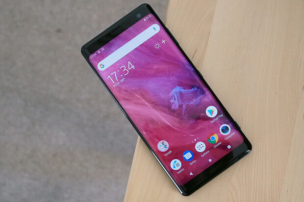 První dojmy ze Sony Xperie XZ3, která stále nejde s davem