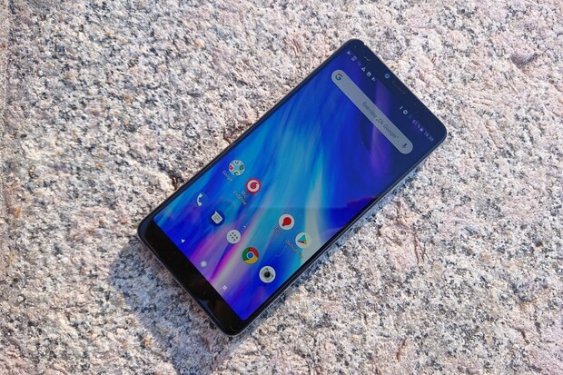 Zbrusu nový Vodafone Smart X9 dorazil do redakce. Začínáme jej testovat