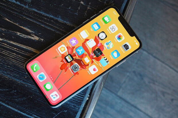 Příští iPhone se stane „opravdu bezdrátovým“. Je libo telefon bez konektorů?