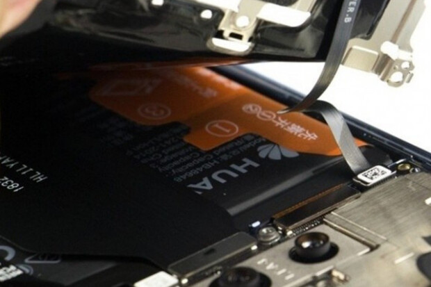 Pitevní nález z Huawei Mate 20 Pro hlásí podobnost s iPhony. Uhádnete jakou?