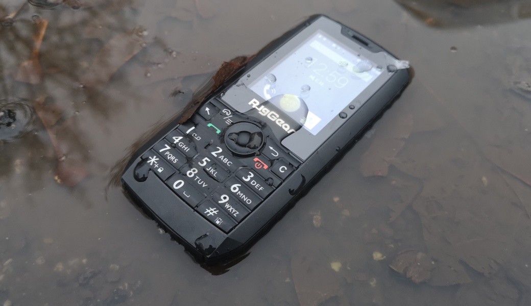 Recenze Ruggear RG160 – Nepříliš povedený hybrid | mobilenet.cz
