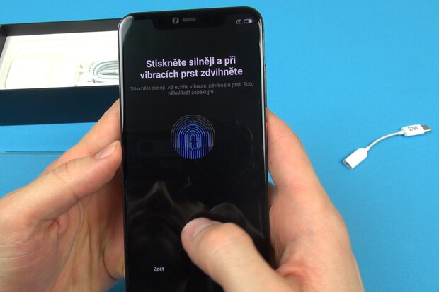 Začínáme testovat průhledné Xiaomi Mi 8 Pro s ultrarychlou čtečkou v displeji 