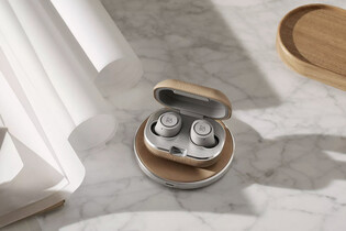 Drahá budou ještě dražší. BeoPlay E8 2.0 nabídnou bezdrátové nabíjecí pouzdro