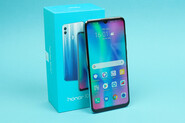 Hlavně dobře vypadat. Honor 10 Lite je určen pro masy – aktualizováno o fotografie z místa