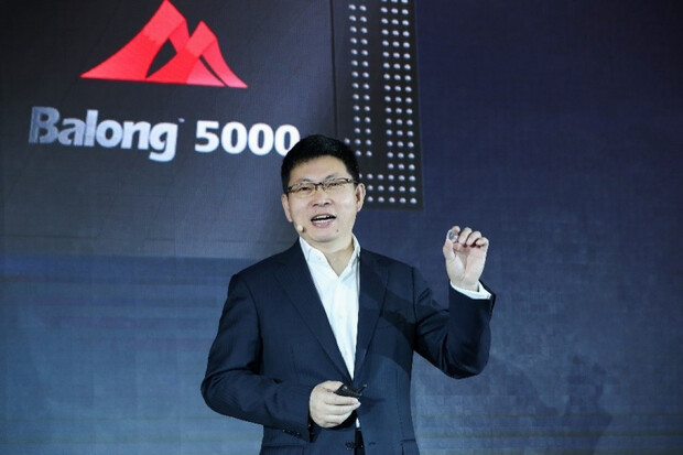 Huawei vysvětluje schopnosti 5G modemu Balong 5000, který se podívá i do automobilů