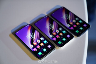 Vivo ukázalo prototyp telefonu, jehož záda mění barvu jako chameleon