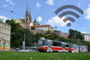 Od února se lidé v brněnské MHD připojí k internetu zdarma. Dostanou ale jen 4 MB