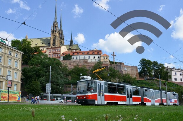 Od února se lidé v brněnské MHD připojí k internetu zdarma. Dostanou ale jen 4 MB