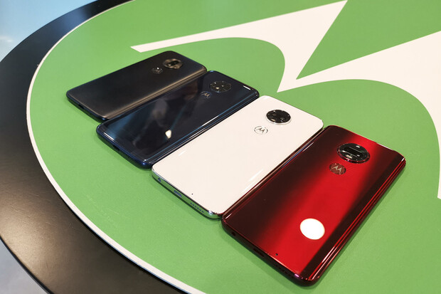 České ceny nových Motorol Moto G7 vám díru do peněženky neudělají