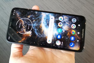 Dlouhá výdrž a nízká cena. Vyzkoušeli jsme Moto G7 Power a G7 Play