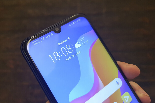 Levný Honor 8A dorazil do redakce. Ptejte se na vše, co vás zajímá