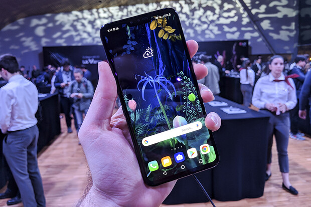 Neohebné, ale praktické. LG V50 ThinQ 5G má v rukávu druhý displej a Snapdragon 855