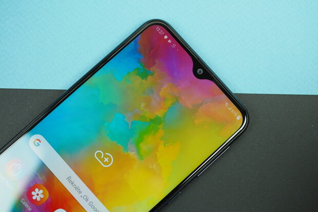 5 000mAh baterie Galaxy M20 se bude nabíjet ještě rychleji, slibuje aktualizace