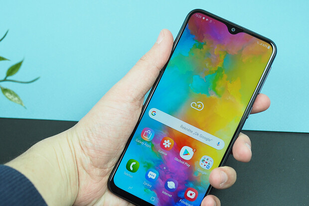 Nový Samsung Galaxy M20 má obří baterii a velký displej