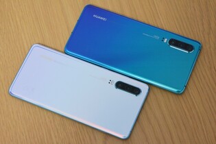 Huawei P30 je menší a levnější. Podívejte se na naše hodnocení