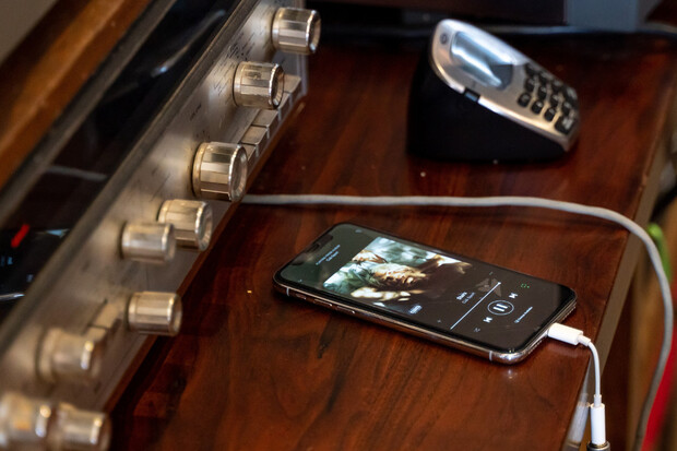 Popularita streamovacích služeb roste. Tvoří již 37 % příjmů hudebního průmyslu