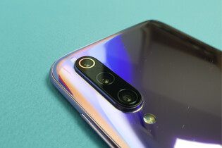 Snapdragon 855 se usídlil v redakci. Jaké jsou naše první dojmy z Xiaomi Mi 9?