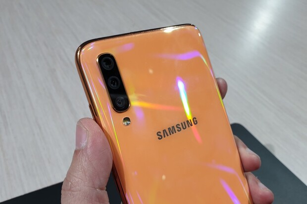 Samsung vylepší Galaxy A70. Přídomek „S“ přinese 64megapixelový fotoaparát
