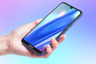 Honor 8S dorazil na český trh. Jde o další obyčejnou novinku za tři tisíce
