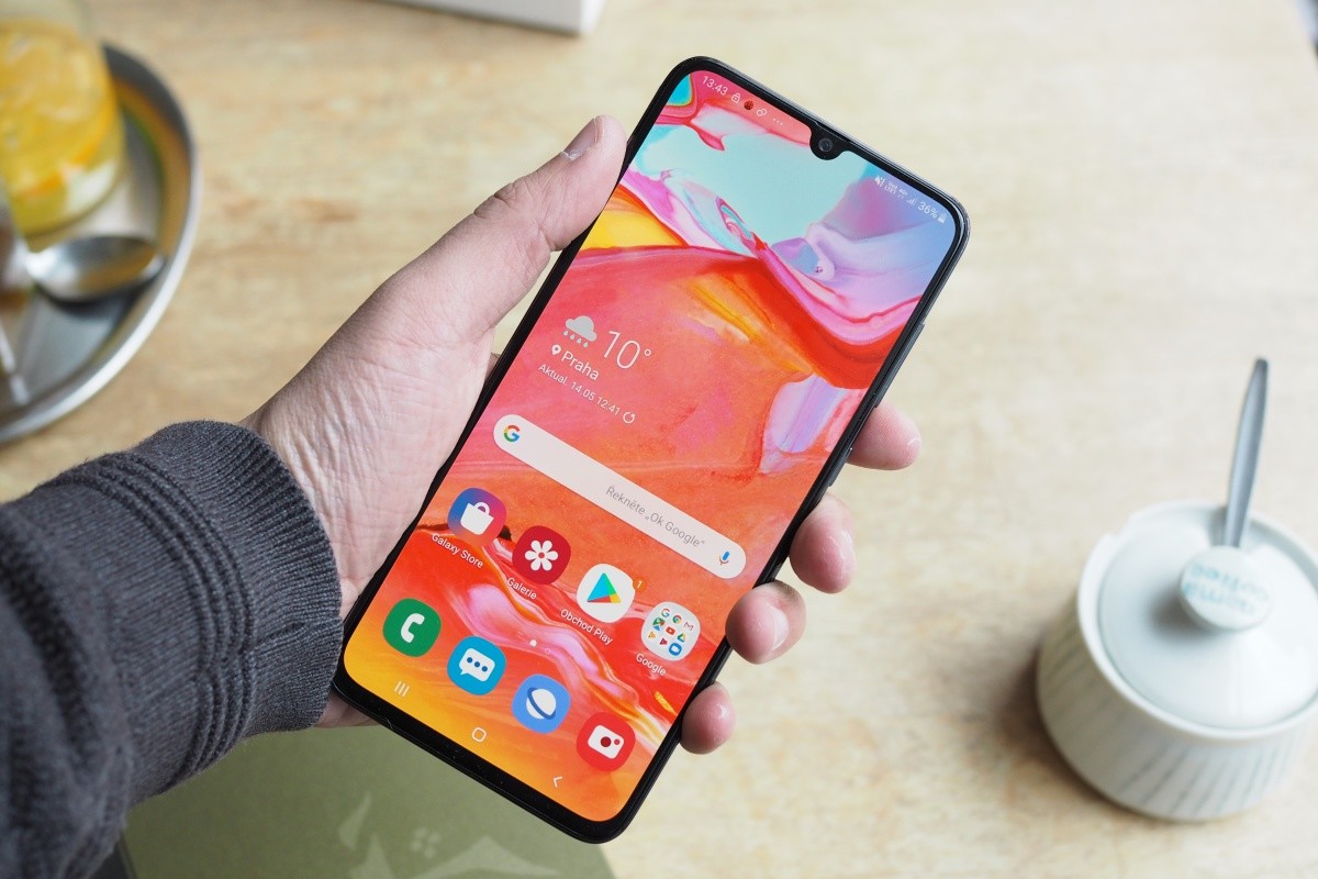 Samsung pracuje na displejích typu „SAMOLED“. Objeví se u řady Galaxy ...