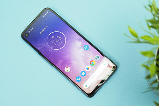 Jak se nám líbí nová „vize“ Motoroly? Podívejte se na první dojmy z One Vision