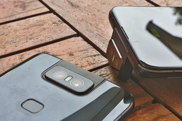 Otočný, nebo fixní na zádech? Porovnejte fotoaparáty ASUSu ZenFone 6 a Galaxy S10+